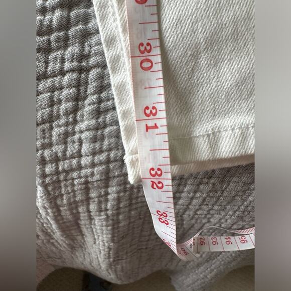 Good American Good Boy Straight Leg Jeans Split Leg White Denim Women's 14 NWT - Picture 9 of 13